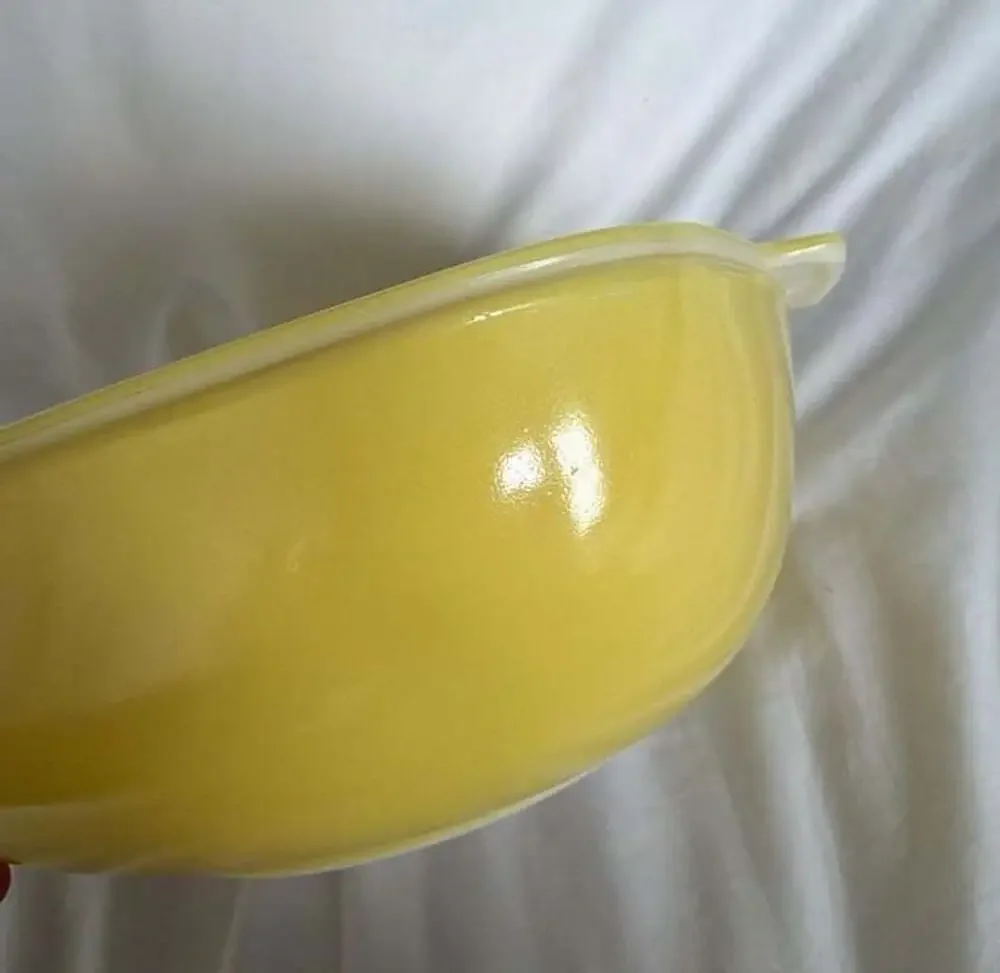 Vintage Pyrex Hostess Solid Yellow Square Casserole Dish and Lid #525-B 2.5 Quar